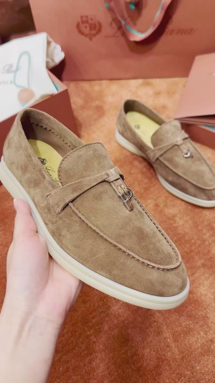 L0R0 P1ANA SNEAKER