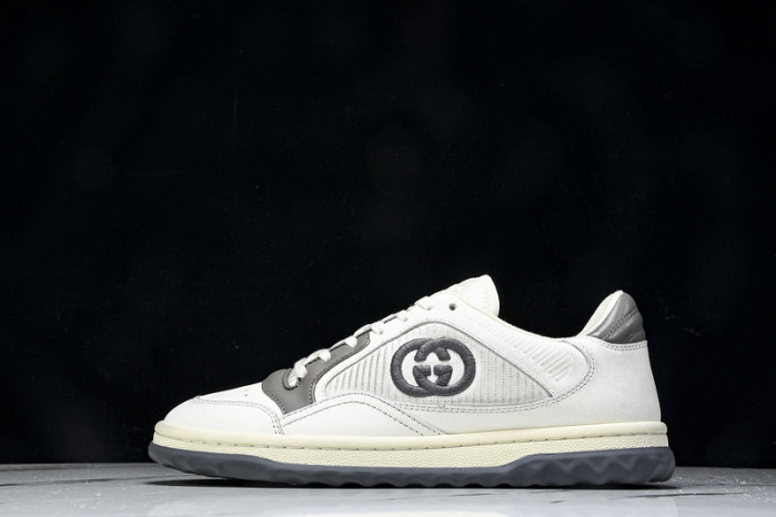 Gv*c sneaker