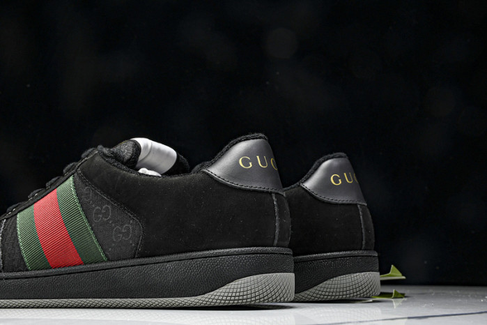 Gv*c sneaker