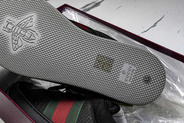 Gv*c sneaker