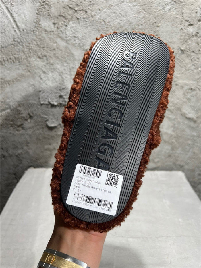 BLCG SLIPPERS