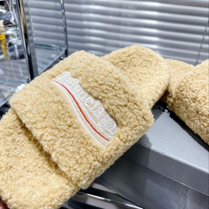 BLCG SLIPPERS